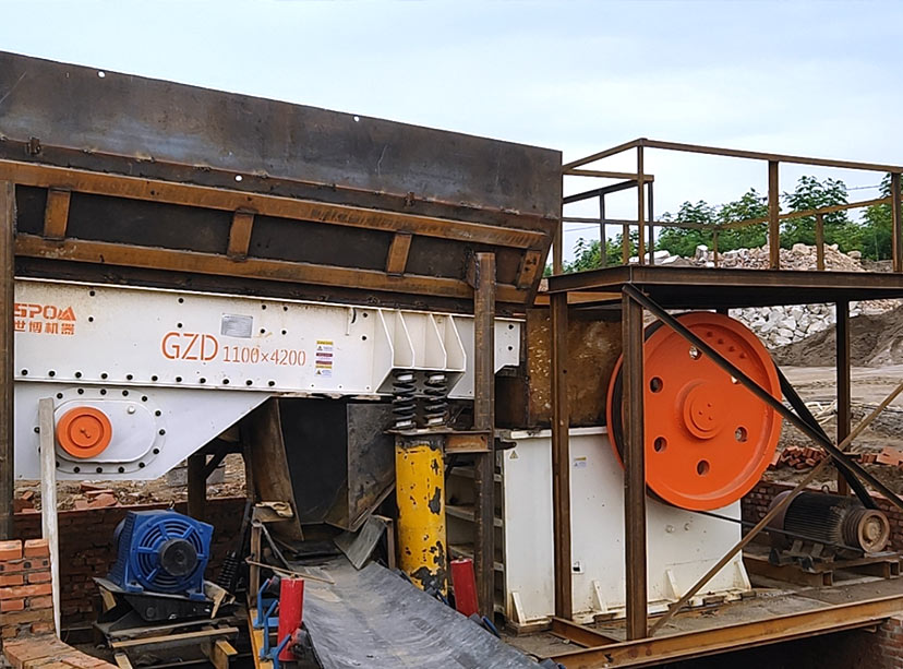 河北唐山鵝卵石破碎生產(chǎn)線現(xiàn)場