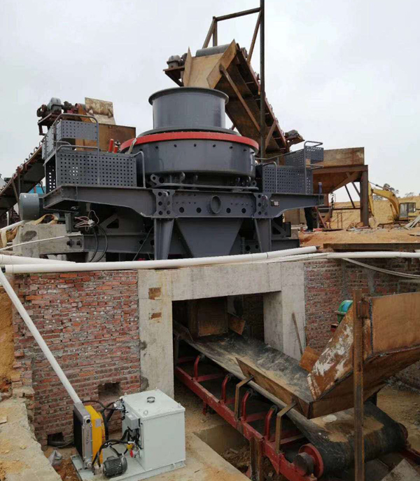 制沙磨正在安裝 制沙磨正在安裝