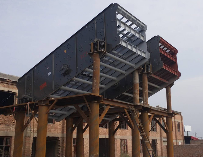 固定式雙層振動(dòng)篩客戶現(xiàn)場(chǎng) 固定式雙層振動(dòng)篩客戶現(xiàn)場(chǎng)