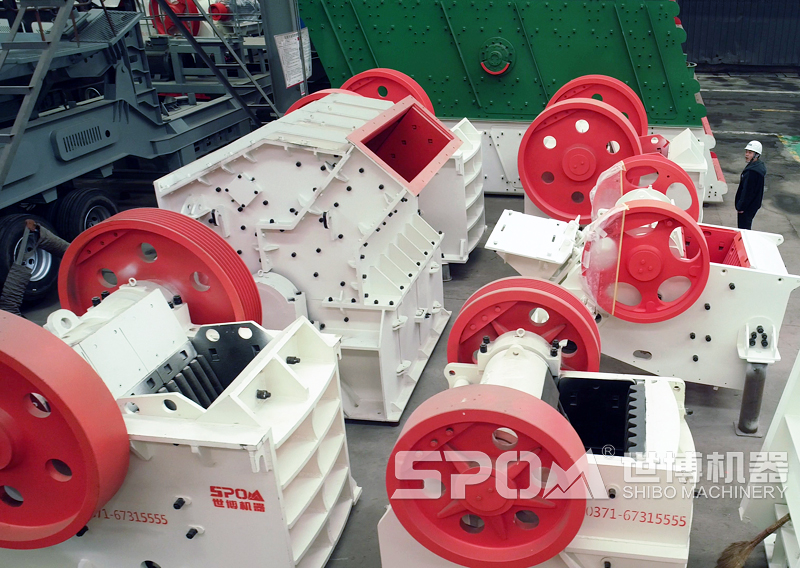 粗碎磕石機(jī) 粗碎磕石機(jī)