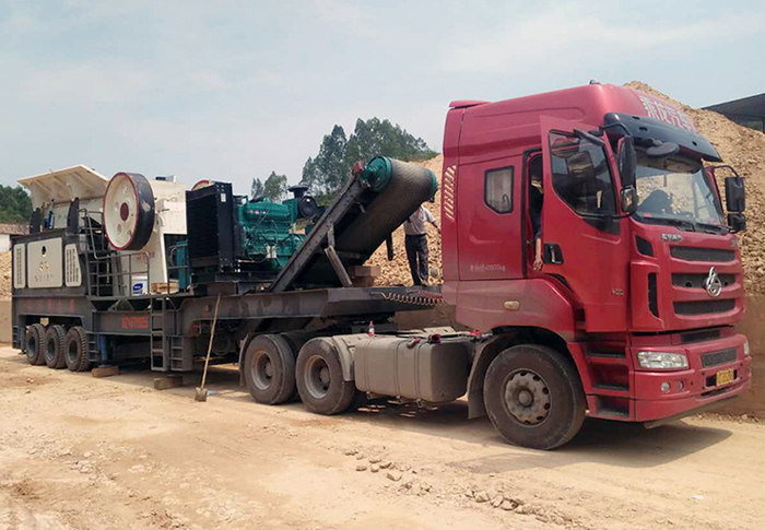 移動(dòng)式柴油動(dòng)力顎式破碎機(jī)