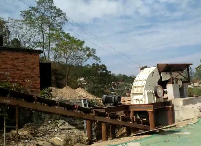 86錘破機工作現(xiàn)場 86錘破機工作現(xiàn)場