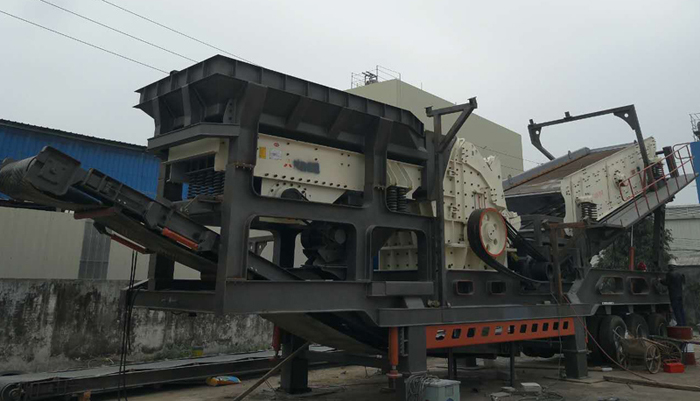 移動(dòng)大口反擊破碎篩分一體機(jī) 移動(dòng)大口反擊破碎篩分一體機(jī)