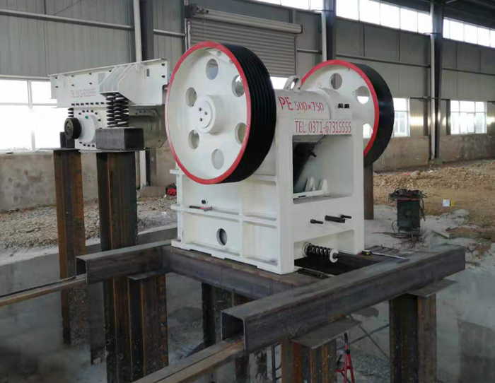 PE500*750顎破機安裝現(xiàn)場 PE500*750顎破機安裝現(xiàn)場