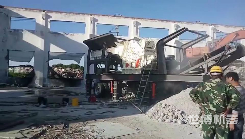 移動大口反擊破破碎建筑垃圾 移動大口反擊破破碎建筑垃圾