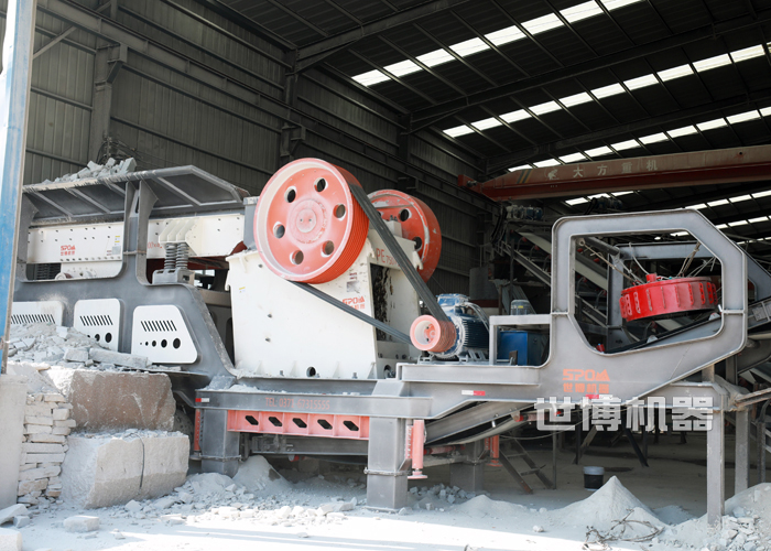 輪胎式移動(dòng)顎式破碎站 輪胎式移動(dòng)顎式破碎站