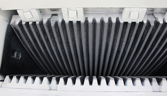 顎式細(xì)碎機(jī)進(jìn)料口 顎式細(xì)碎機(jī)進(jìn)料口