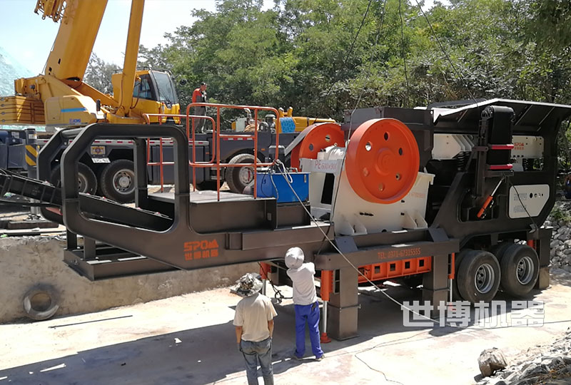 輪胎式移動(dòng)破碎站 輪胎式移動(dòng)破碎站