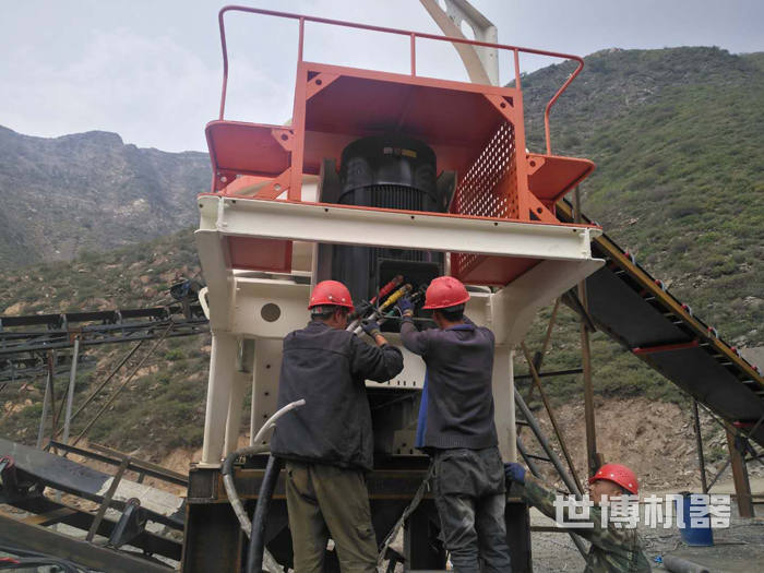 打沙機(jī)的安裝現(xiàn)場 打沙機(jī)的安裝現(xiàn)場