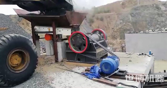 石頭破碎現(xiàn)場 石頭破碎現(xiàn)場