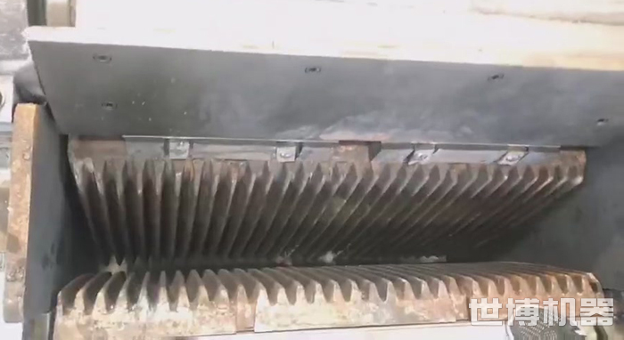 顎式破碎機(jī)的進(jìn)料口 顎式破碎機(jī)的進(jìn)料口