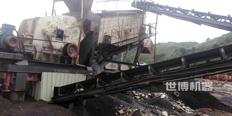 煤矸石粉碎機工作現(xiàn)場 煤矸石粉碎機工作現(xiàn)場