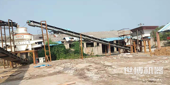 制砂機(jī)工作現(xiàn)場 制砂機(jī)工作現(xiàn)場