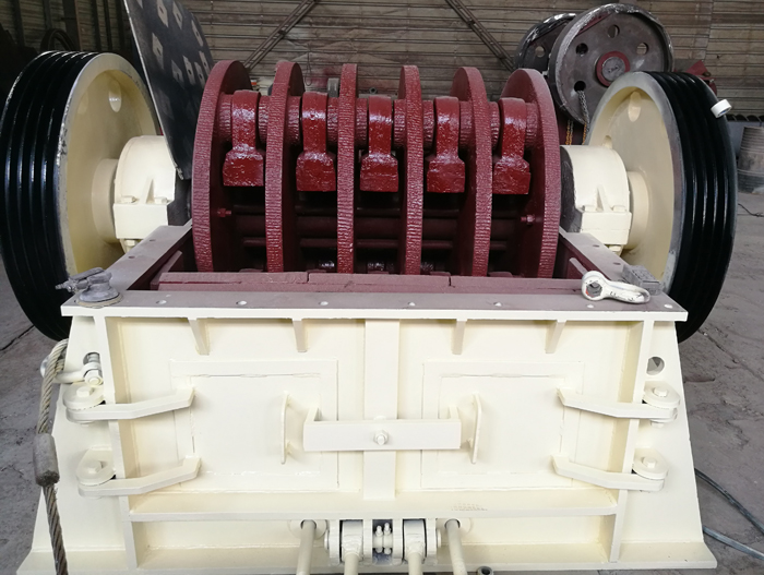 大型重錘式破碎機(jī)內(nèi)部結(jié)構(gòu) 大型重錘式破碎機(jī)內(nèi)部結(jié)構(gòu)