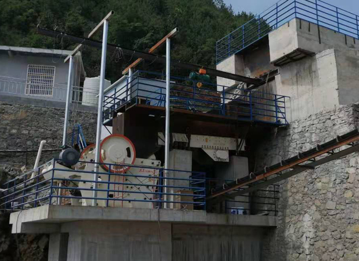 JC歐版破碎機(jī)用于固定式破碎生產(chǎn)線(xiàn)