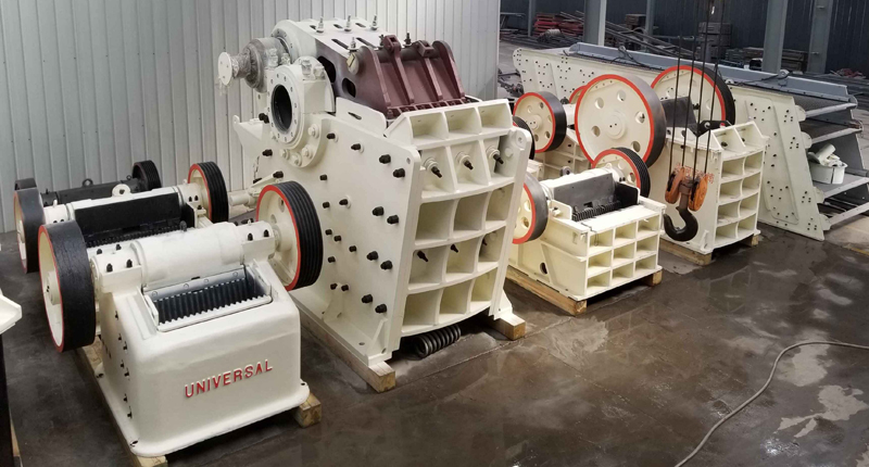 鄭州世博機(jī)器鄂式破碎機(jī)生產(chǎn)車(chē)間展示