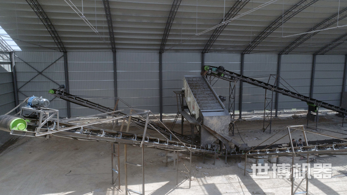 振動篩安裝現(xiàn)場 振動篩安裝現(xiàn)場