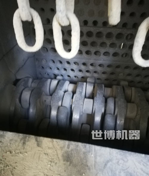 箱式破碎機(jī)的內(nèi)部實(shí)拍圖 箱式破碎機(jī)的內(nèi)部實(shí)拍圖