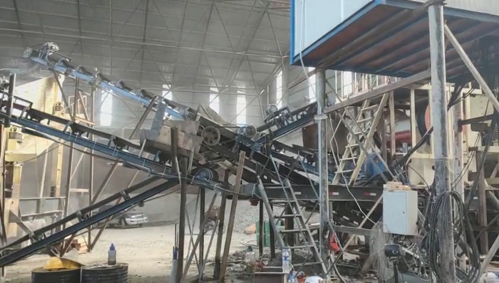 室內(nèi)破碎生產(chǎn)線 室內(nèi)破碎生產(chǎn)線