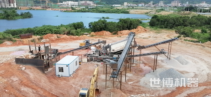 破碎機工作現(xiàn)場 破碎機工作現(xiàn)場