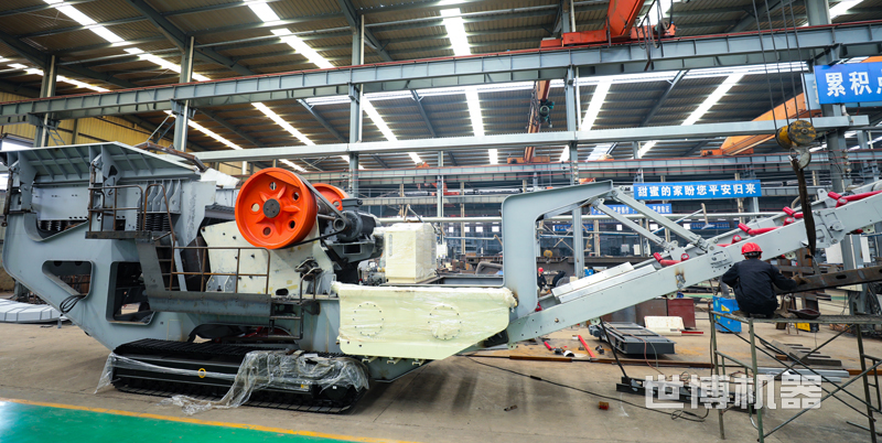 履帶式移動(dòng)破碎站搭載顎破 履帶式移動(dòng)破碎站搭載顎破