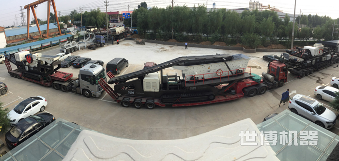 破碎機(jī)裝車發(fā)貨了 破碎機(jī)裝車發(fā)貨了