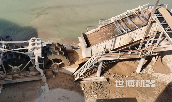 分離河卵石沙子現(xiàn)場(chǎng) 分離河卵石沙子現(xiàn)場(chǎng)