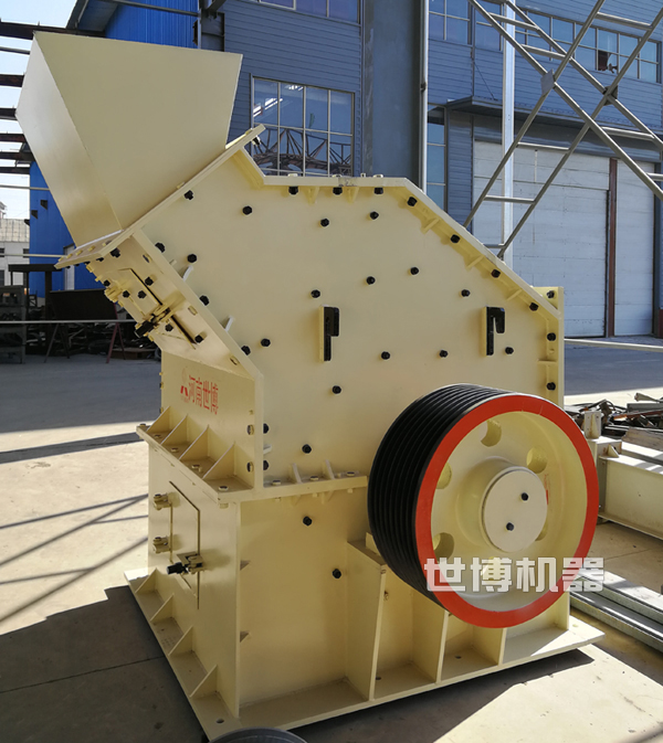 細(xì)碎機(jī)安裝現(xiàn)場(chǎng) 細(xì)碎機(jī)安裝現(xiàn)場(chǎng)