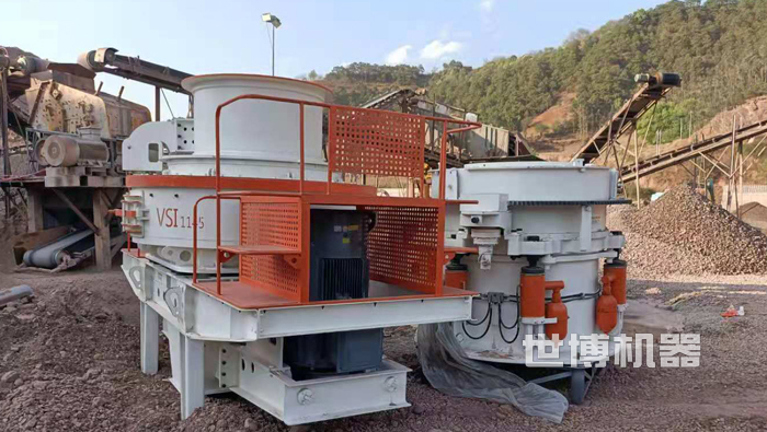 制砂機(jī)圓錐破安裝現(xiàn)場(chǎng) 制砂機(jī)圓錐破安裝現(xiàn)場(chǎng)