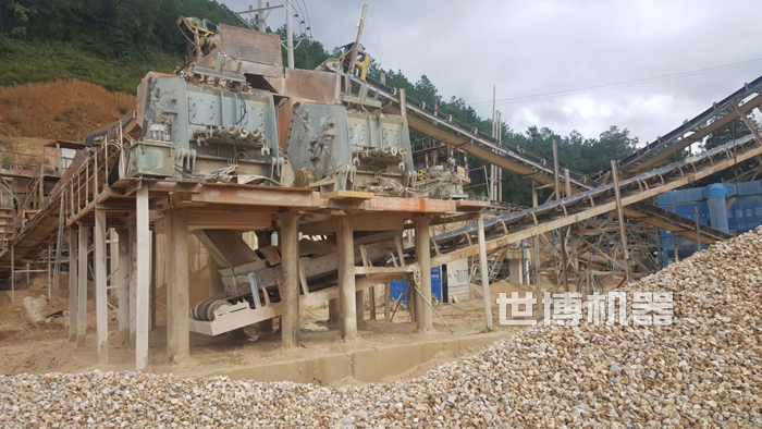 反擊破用于石子生產(chǎn)線現(xiàn)場 反擊破用于石子生產(chǎn)線現(xiàn)場