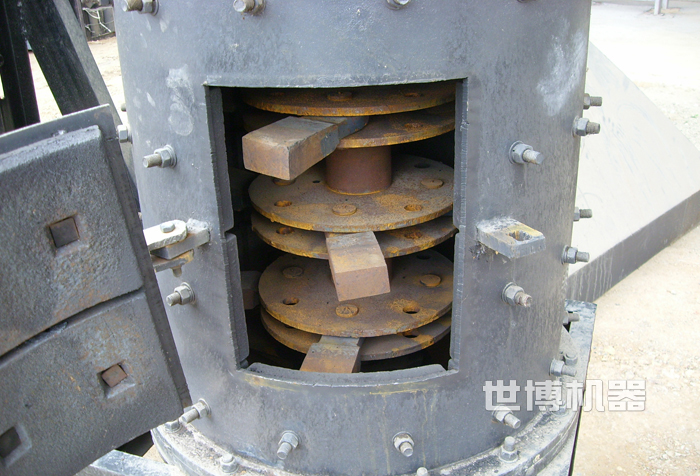 立式復(fù)合破碎機(jī)內(nèi)部結(jié)構(gòu)圖 立式復(fù)合破碎機(jī)內(nèi)部結(jié)構(gòu)圖