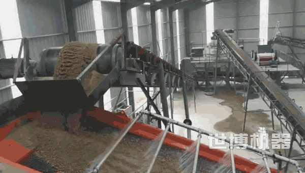 振動篩工作現(xiàn)場 振動篩工作現(xiàn)場