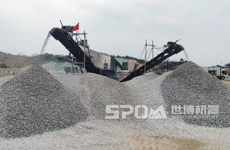 破碎石灰石現(xiàn)場(chǎng)