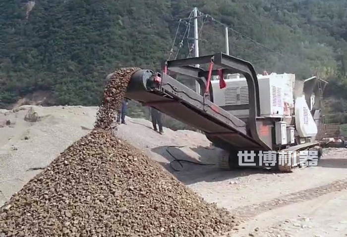 石料破碎現(xiàn)場(chǎng)圖 石料破碎現(xiàn)場(chǎng)圖