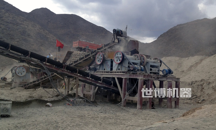 碎石機工作現(xiàn)場圖 碎石機工作現(xiàn)場圖