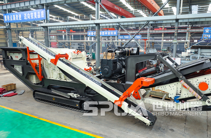 履帶式破碎站搭載反擊式破碎機(jī) 履帶式破碎站搭載反擊式破碎機(jī)