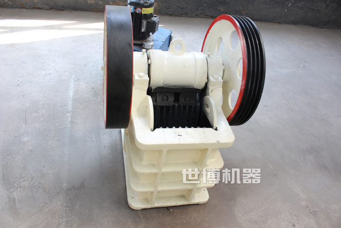 產(chǎn)量十來噸的小型碎石機(jī) 產(chǎn)量十來噸的小型碎石機(jī)