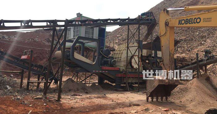 移動式重錘破碎機工作現(xiàn)場 移動式重錘破碎機工作現(xiàn)場