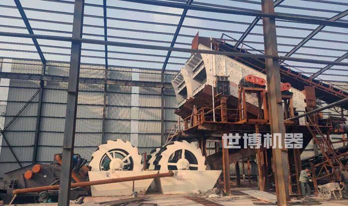 振動篩安裝現(xiàn)場 振動篩安裝現(xiàn)場