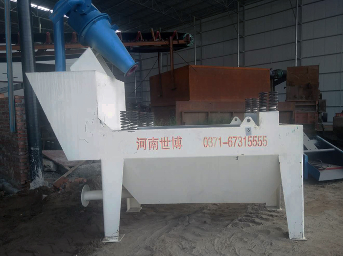 細(xì)沙脫水設(shè)備安裝現(xiàn)場(chǎng) 細(xì)沙脫水設(shè)備安裝現(xiàn)場(chǎng)