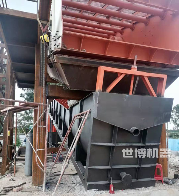 螺旋洗砂機(jī)安裝現(xiàn)場(chǎng) 螺旋洗砂機(jī)安裝現(xiàn)場(chǎng)