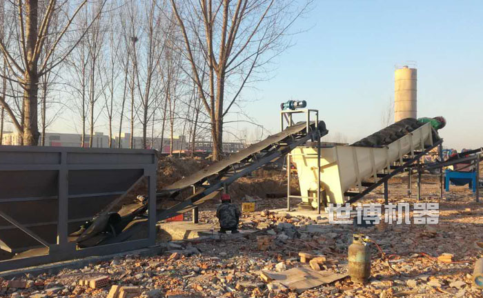 皮帶輸送機(jī)連接螺旋輸送機(jī) 皮帶輸送機(jī)連接螺旋輸送機(jī)