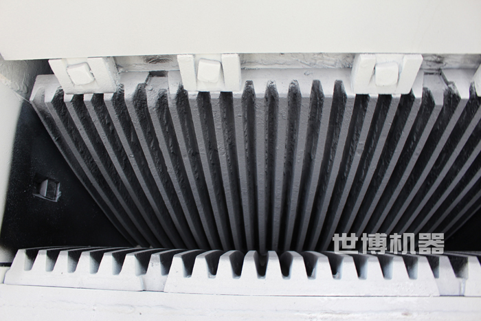 這是顎式破碎機(jī)進(jìn)料品 這是顎式破碎機(jī)進(jìn)料品