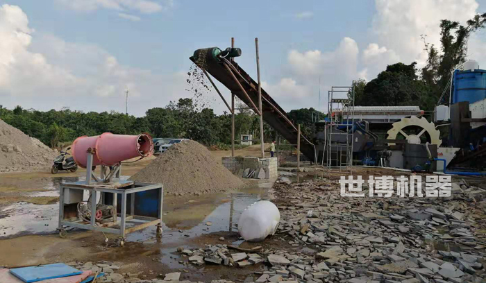 小型洗砂機工作現(xiàn)場 小型洗砂機工作現(xiàn)場