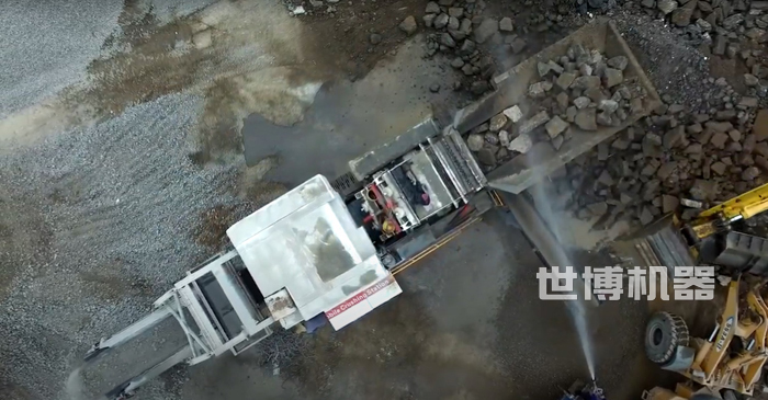 履帶式破碎站工作現(xiàn)場 履帶式破碎站工作現(xiàn)場