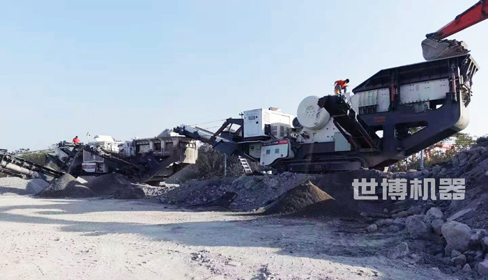 履帶式破碎站多機(jī)組合 履帶式破碎站多機(jī)組合