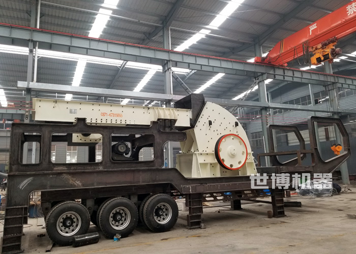 打石灰石的破碎機(jī) 打石灰石的破碎機(jī)