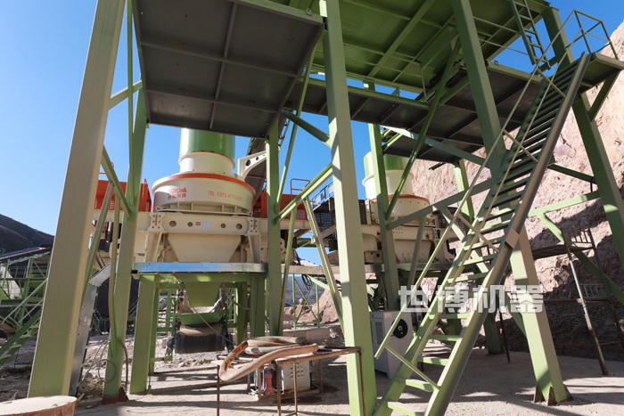 制砂生產線安裝現(xiàn)場 制砂生產線安裝現(xiàn)場