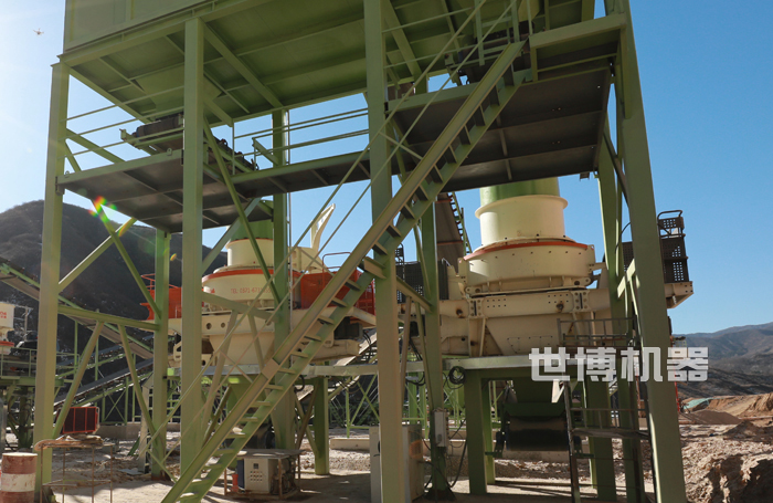 1145制砂機(jī)室外安裝現(xiàn)場(chǎng) 1145制砂機(jī)室外安裝現(xiàn)場(chǎng)