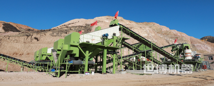 時產(chǎn)一千噸的制砂生產(chǎn)線安裝現(xiàn)場 時產(chǎn)一千噸的制砂生產(chǎn)線安裝現(xiàn)場